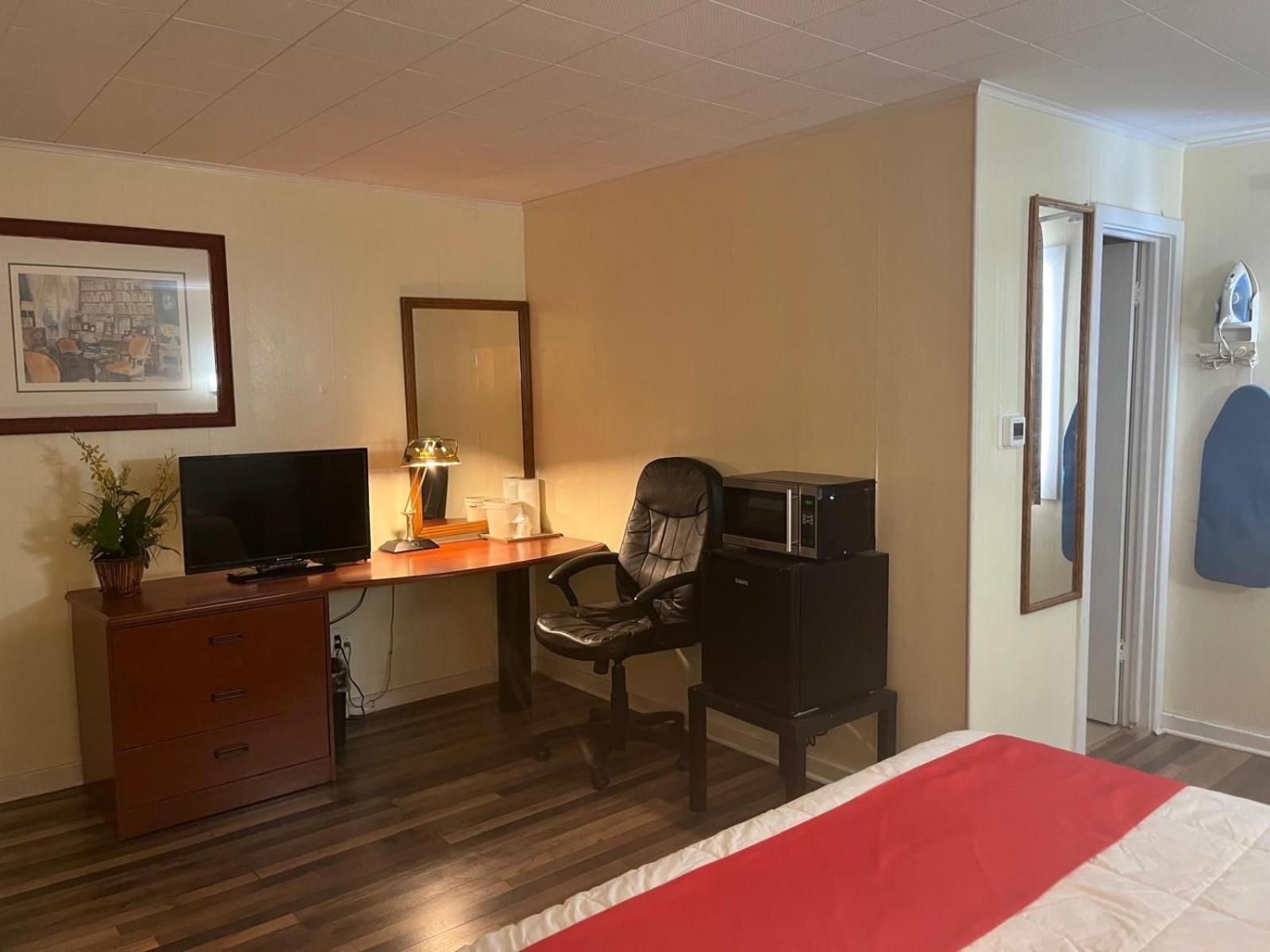 Buena Vista Inn Motel Delhi Eksteriør billede